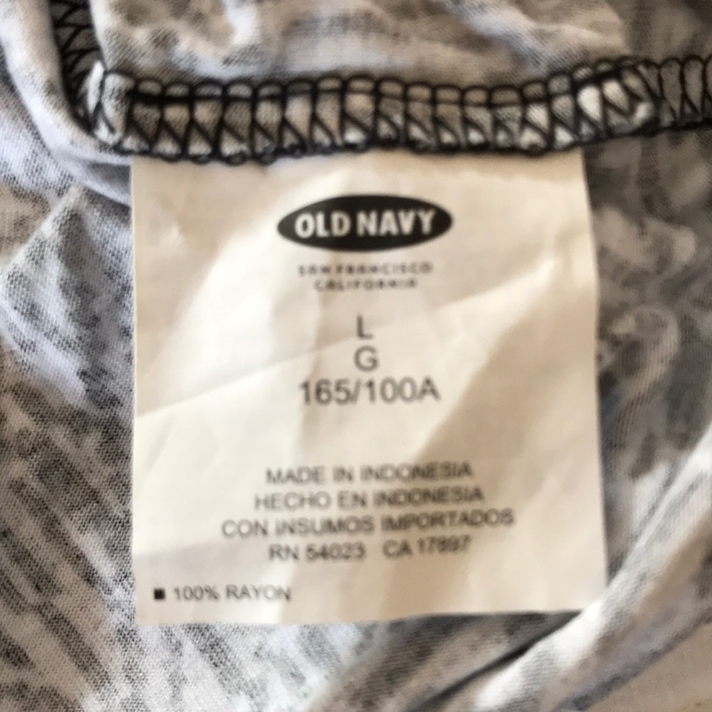 Old Navy tee size large - Picture 4 of 8